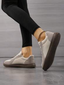 Baskets décontractées pour femmes, chaussures plates à lacets à semelle souple, chaussures de marche à bout rond polyvalentes, chaussures d'étudiante, semelle blanche