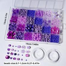 Caixa com 24 contas redondas de acrílico rosa, roxo e verde, de 0,7 a 1,2 cm, em cores claras, em formato de coração, com várias contas e dois fios elásticos, pode ser usada para fazer joias, pulseiras, colares, anéis e brincos.