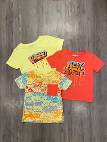 Set de 3 playeras con estilo urbano y estampados de ciudades icónicas, ideales para niños de 2 a 5 años que buscan un look moderno y activo. - Multicolor - Ver 1