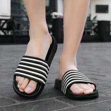 Größe Sommer 40-48 Herren Hausschuhe Outdoor Bequeme Herren Freizeitschuhe Leicht Rutschfest Hausschuhe für Zuhause Strapazierfähig Atmungsaktiv Herren Sandalen Outdoor Alltäglicher Gebrauch Herrenschuhe (asymmetrisches Muster)