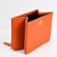 Cubo de basura plegable para coche con organizador interior de cuero para el asiento trasero, contenedor de basura portátil y solución de almacenamiento, organizador para el asiento trasero que ahorra espacio, caja interior multifunción para viajes, desplazamientos diarios y viajes familiares por carretera. Diseño plegable, fácil de limpiar, se adapta a los bolsillos de las puertas y la consola, mantiene recibos, pañuelos, toallitas y artículos pequeños organizados. - Multicolor - Ver 4