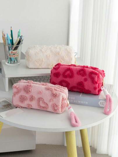 1 Piece Of Love-Shaped, Highly Attractive, Large-Capacity Cosmetic Bag, Multi-Functional Makeup Tool Storage Bag, Student Pencil Case Storage Bag, Sundries Storage Bag, Zippered Large-Opening Portable Travel Bag, Cute Cosmetic Bag And Travel Storage Bag Suitable For Women And Girls.