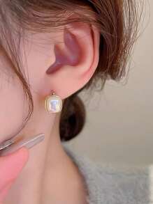 1 par de pendientes minimalistas cuadrados de perlas, pendientes delicados y versátiles para mujer
