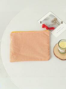 这款时尚简约的紫色格子可爱少女风便携收纳包可用作化妆包、洗漱包或手拿包，适合返校季、学校用品、铅笔盒、铅笔袋等。 - 彩色 - 查看 14