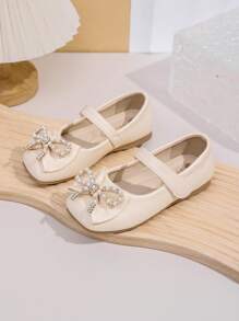 Sapatilhas quadradas Simples e Confortáveis com Laço e Strass para Meninas