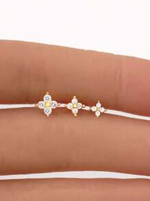1piece Elegant Tiny Gold Four-Leaf Clover Threaded Labret, Hypoallergenic 925 Sterling Silver Flower Stud Earring, Flat Back Earring,Tragus Stud, Flat Back Stud, Helix Stud,Cartilageor Stud, For Women Daily's Wear(Sold As 1 Piece)