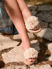Tropiscape Sandalias planas de moda para mujer con flores beige, sandalias deslizantes de moda para mujer, zapatos casuales de playa de verano, regalos de otoño e invierno, estilo cottage core, atuendo de verano - Beis - Ver 3