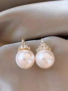 1 par de brincos de metal elegantes com design de borboleta e pérola de sereia incrustados com diamantes para mulheres, uso diário de luxo