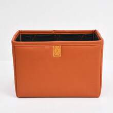 Cubo de basura plegable para coche con organizador interior de cuero para el asiento trasero, contenedor de basura portátil y solución de almacenamiento, organizador para el asiento trasero que ahorra espacio, caja interior multifunción para viajes, desplazamientos diarios y viajes familiares por carretera. Diseño plegable, fácil de limpiar, se adapta a los bolsillos de las puertas y la consola, mantiene recibos, pañuelos, toallitas y artículos pequeños organizados. - Multicolor - Ver 14