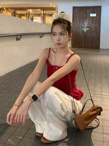 蕾丝边吊带背心 2025春夏新款 修身独特无袖女式吊带衫，可单穿或作为休闲内搭 - 紅色 - 查看 3