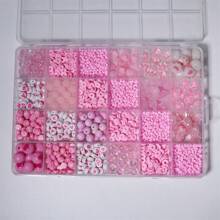 Caixa com 24 contas redondas de acrílico rosa, roxo e verde, de 0,7 a 1,2 cm, em cores claras, em formato de coração, com várias contas e dois fios elásticos, pode ser usada para fazer joias, pulseiras, colares, anéis e brincos.