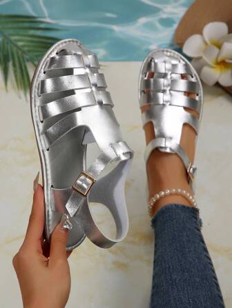 2025新款复古风格休闲平底圆头凉鞋，透气编织镂空罗马鞋