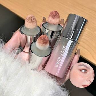 Gege Bear 丝绒哑光液体腮红 | 1 瓶 | 柔焦粉嫩裸色 | 超大号毛绒涂抹器，打造轻盈可叠加腮红精华 | 打造自然妆容，焕发青春光彩