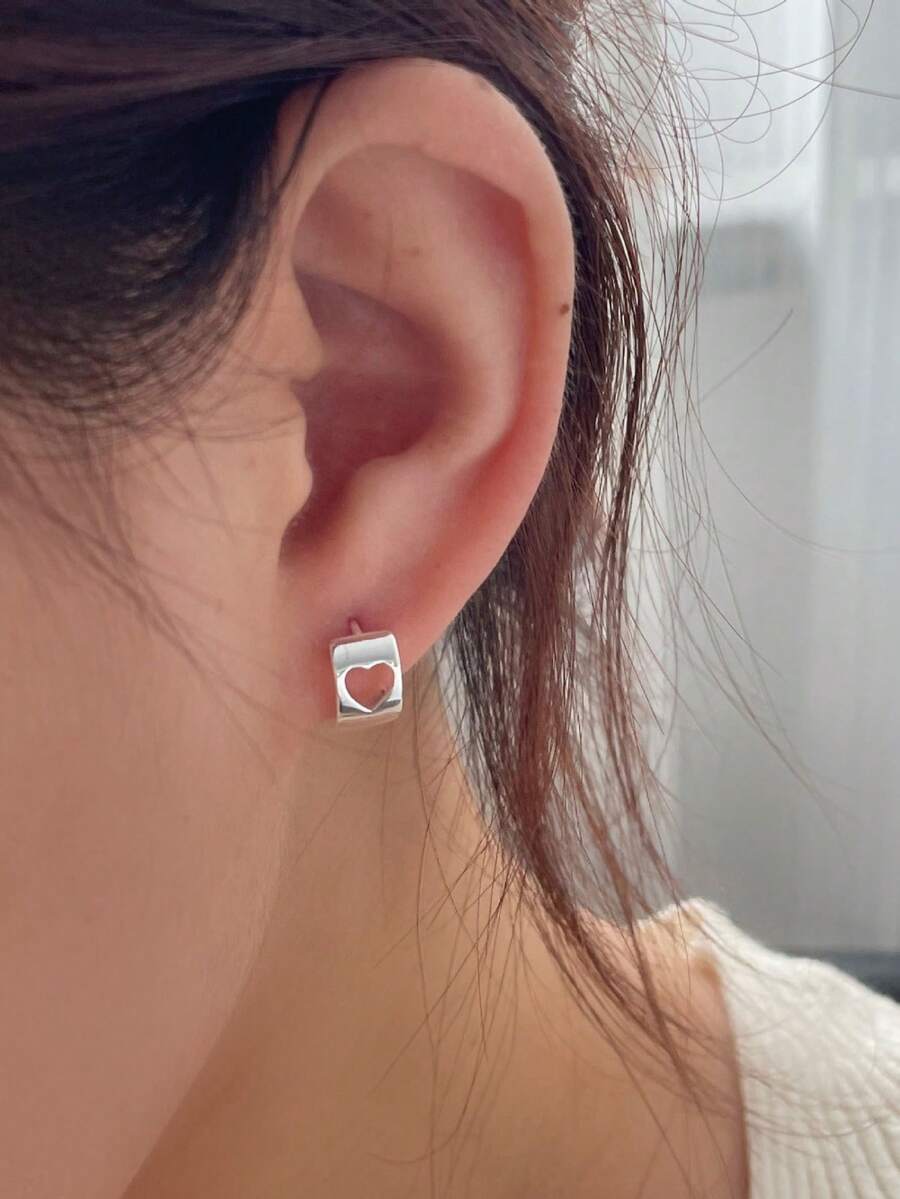 GAGAFEEL 1 对甜美可爱、时尚百搭、小众设计 S925 镂空小心形耳环，适合女性日常佩戴，可作为送给女朋友的礼物