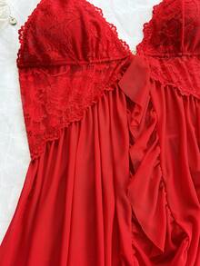 女士性感纯色蕾丝吊带睡裙，搭配同款蕾丝内裤，V领设计凸显优雅领口，精致蕾丝图案增添柔美女性气质，荷叶边下摆和胸前设计带来俏皮魅力，是圣诞节、情人节送给她的理想礼物。 - 紅色 - 查看 6