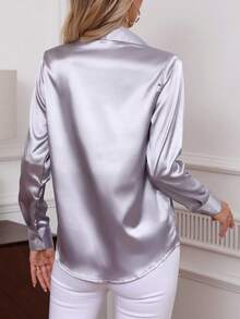 Blusa elegante de manga larga con botones y color liso para mujeres, top clásico para el trabajo, nuevo lanzamiento 2025