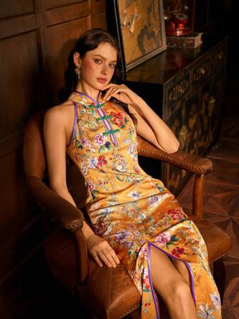 Luxe dames cheongsamjurk - opstaande kraag, mouwloze qipao met zijsplitten en ingewikkelde bloemendetails | Formele bruidskleding, galadiners, bruidsdouches, culturele gala's, rode loper-evenementen