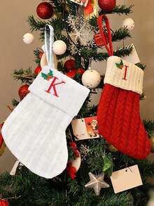 1 pièce Bas de Noël tricoté avec lettres, rouge, blanc et vert 3 couleurs, comprend 26 lettres anglaises. Peut être utilisé comme décoration de fête à la maison, ornement à accrocher au sapin de Noël ou au chevet, petit cadeau pour fête des fêtes, décoration d'Halloween - Multicolore - Voir 4