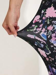 Women's Casual Fashion Sports Leggings, Black, Soft & Stretchy Material, Blue & Pink Floral Pattern, Full Plant Printed, Slim Fit, Suitable For Activities, Parties, Fitness, Yoga, Outdoor Walks, 7/8 Length