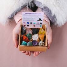 1 盒天然水晶原石礼盒 - 占卜、能量石英宝石、装饰矿物收藏礼物灵气疗愈巫术用品乔迁礼物 - 原石套盒 - 查看 13