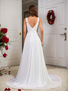 Vestido de novia sin mangas de unicolor con contraste de encaje y malla bordada