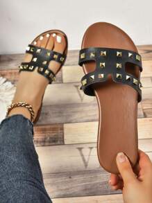 2025 Chinelos Casuais Estilo Coreano para Mulheres, Novos Sandálias Planas de Verão com Bico Redondo, Sandálias Deslizantes Confortáveis de Moda Feminina, Sandálias Planas Marrons com Decoração de Rebite em Formato de H Adequadas para Vestidos, Leggings e Praia/Férias ao Ar Livre/Casa