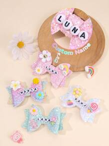 1 Stück kundenspezifische glitzernde Haarschleife mit Wunschtext für Mädchen, kundenspezifischer Name, glänzend weiß-rosa Schleife Haarspangen, süßer Bären-Blumen-Dekor Haarnadeln, lässiger Alltagskopfschmuck, Kinderbaby Haraccessoires