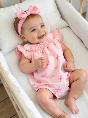 可爱公主：女婴短袖连体衣，饰有字母刺绣蝴蝶结