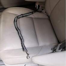 Cintura di sicurezza retrattile ed elastica per animali domestici, con assorbimento degli urti, guinzaglio regolabile in nylon per cani e gatti per veicoli