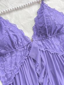 Váy ngủ camisole ren trơn màu lãng mạn cho nữ kèm quần lót ren đồng bộ, thiết kế cổ chữ V tôn lên đường cổ thanh lịch, họa tiết ren tinh tế tăng vẻ nữ tính mềm mại, gấu váy và ngực bèo nhún bay bổng tạo nét quyến rũ tinh nghịch, quà tặng lý tưởng cho các dịp lễ - Màu tím hoa cà - Xem 5