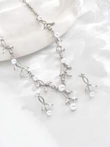 Set de joyería de 3 piezas con hojas de cristal: aretes y collar, elegante para fiesta