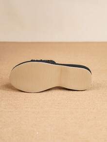 Damen Plateausandale und Keilsandale, einfacher runder Zehenriemchensandale zum Schlüpfen für den Lässig Beach, bohemian elegante Ferien Sandalen für Damen - Schwarz - Übersicht 9