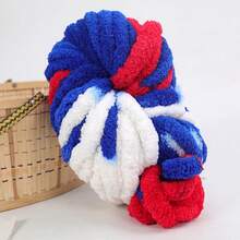 1卷250克超柔软粗毛线 - 超粗0.79英寸，蓬松雪尼尔毛线，适合手工DIY手臂编织，非常适合手工编织围巾、毯子、靠垫、宠物窝、编织配件，多种颜色可选，舒适耐用的聚酯纤维，可机洗且易于使用。