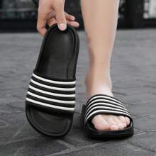 Größe Sommer 40-48 Herren Hausschuhe Outdoor Bequeme Herren Freizeitschuhe Leicht Rutschfest Hausschuhe für Zuhause Strapazierfähig Atmungsaktiv Herren Sandalen Outdoor Alltäglicher Gebrauch Herrenschuhe (asymmetrisches Muster)