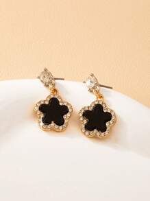 1 Pair Fashionable Delicate New Design Lucky Clover Stud Earrings, Suitable For Daily Wear, Minimalist Style