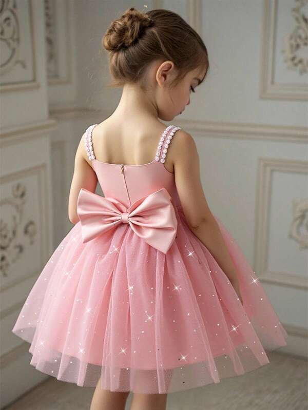 Kleine Mädchen Ärmelloses plissiertes Tüll-Kleid mit Schleifenverzierung hinten, elegantes Laufstegmodell, geeignet für Schulaufführungen, Geburtstagsfeiern, ohne Haarband & Halskette
