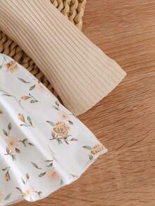 1件婴儿女童可爱圆领长袖连体衣，薄款，适合春秋季穿着