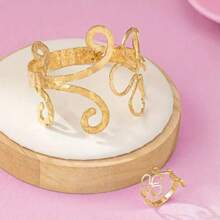 2pcs Fashionable Metallic Hollow Flower Bracelet & Ring Set, Suitable For Daily Wear, Banquet, Party