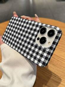 1pc Black Plaid Pattern Silky Smooth Creative Design Phone Case Compatible With IPhone11 To IPhone16 Models, Including Pro And Max Versions. An Ideal Birthday Gift For Loved Ones, As Well As Gifts For Valentine's Day, Easter, Festival, And Birthdays. Hard PC Material, Lightweight And Naked Phone Feel. Waterproof Shockproof Anti-Fall Scratch Resistant