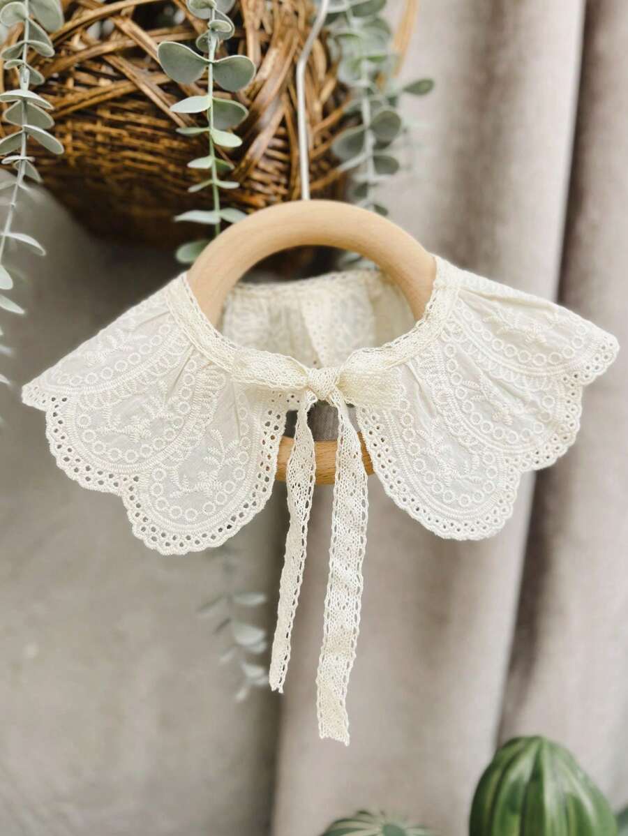 1 pieza Babero ajustable para niñas pequeñas con bordado y borde floral, apropiado para uso diario y festivales, regalo