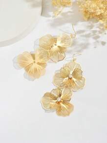 1 paire de boucles d'oreilles à gland fleuri creux exagéré et léger, de luxe. Boucles d'oreilles de mode avec un sentiment rétro romantique haut de gamme, convenant pour un port quotidien, pour les fêtes et les vacances des femmes.
