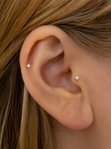 1piece Elegant Tiny Gold Four-Leaf Clover Threaded Labret, Hypoallergenic 925 Sterling Silver Flower Stud Earring, Flat Back Earring,Tragus Stud, Flat Back Stud, Helix Stud,Cartilageor Stud, For Women Daily's Wear(Sold As 1 Piece)