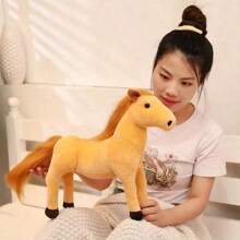Juguetes de peluche realistas y lindos de caballos blancos pequeños, que incluyen caballos pequeños, caballos marrones, caballos negros, caballos blancos y caballos amarillos, muñecas, animales de peluche grandes, caballos lindos y creativos, muñecos de abrazo de la vida real, juguetes para niños, regalos de cumpleaños y diversos regalos festivos, decoraciones de sofá y decoraciones de habitación, peluches.