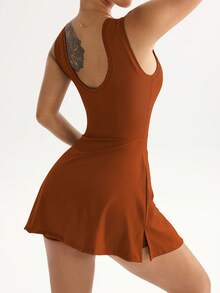 FWH 无袖优雅夏季连衣裙，腰部系带，胸部塑形，适合瑜伽/健身，前部蝴蝶结装饰+后部镂空设计，开衩拉长腿部线条，收腰设计，从办公室到健身房皆可穿着，精致优雅，可调节腰带+内置短裤，胸部塑形，四向弹力面料，透气后片，复古风格女士健身连衣裙 - 棕色 - 查看 4