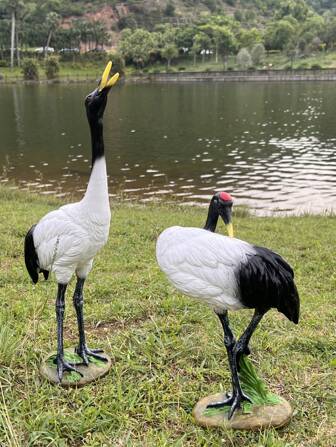 1 pieza Escultura grande de grulla pintada a mano, con detalles realistas de plumas, decoración para características de agua al aire libre, decoración para interiores/exteriores para sala de estar/jardín