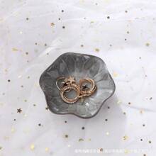Keramik Schmuckschale - elegante Ring- & Schlüsseltasse für Schmuckaufbewahrung, dekorative Kleinigkeiten-Schale für Kommode/Eingang, elegante 2-in-1 Ring-Tasse und Gewürzschale, handgefertigte Mini-Schale mit Deckel, perfektes Geschenk für Schwestern/Mütter/Töchter, toll zu Valentinstag & Muttertag (Produkte mit Glasurumwandlung im Brennofen können Unterschiede in Farbe und Muster aufweisen)