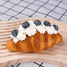 1pc 6.57inch Premium PU Realistic Croissant Bread Model, Cream Ice Cream Bread Model, Artificial Soft Bread, Fake Food Toy, Home Decor, Display For Home, Desktop, Photography Props, Stage Performance, Christmas & New Year Gift