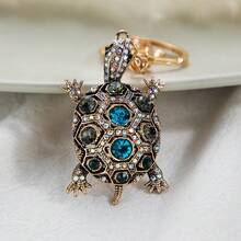 Llavero de serpiente con estilo chino y cristales de la nueva colección del zodiaco chino, colgante de tortuga de cristal colorido y lindo, llavero de metal, accesorios para coche, mochila y bolso, accesorios escolares góticos y Y2K, cordón con soporte para identificación, accesorios para coche, encantos para bolso, regalo de Navidad