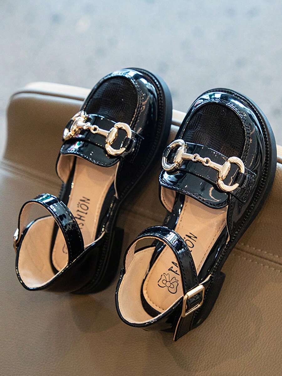 一双女童低帮时尚公主鞋，金属扣格纹装饰，亮面人造皮革扣，适合日常和派对穿着 - 黑色 - 查看 1