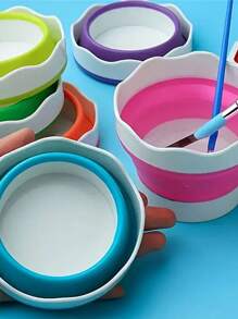 1 pezzo Porta-pennelli multicolore, tazza pieghevole mini in silicone per lavare i pennelli ad acquerello, secchiello portatile per la pulizia dell'arte, perfetto per la pittura, il disegno e la creazione artistica, strumento essenziale per artisti, accessorio artistico vivace, supporto per pennelli in silicone durevole, bottiglia spray mini pieghevole in silicone per un uso versatile come portapenne, articoli per il ritorno a scuola, forniture scolastiche